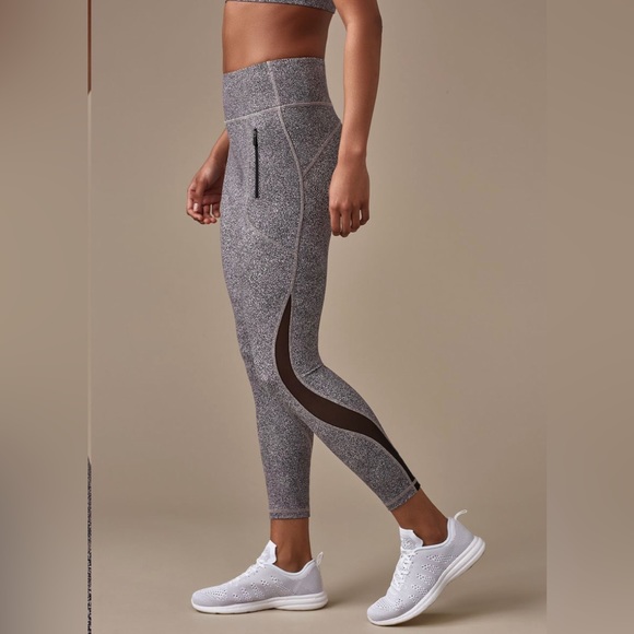 lululemon athletica Pants - Lululemon Invigorate 7/8 Tight (25")
Sea Spray Alpine White Dark Chrome
